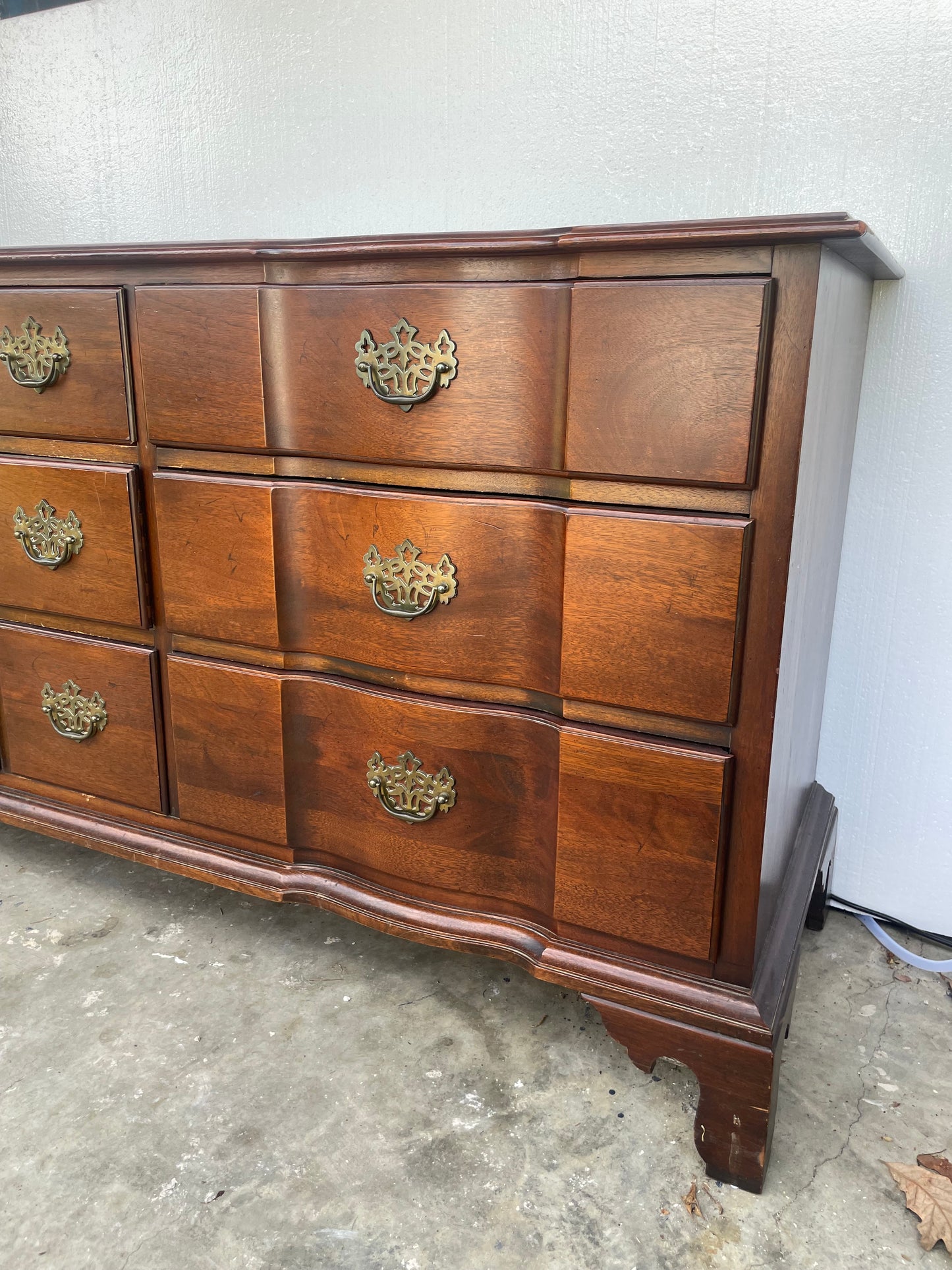 Chippendale 9 Drawer Dresser (Choose Your Finish)