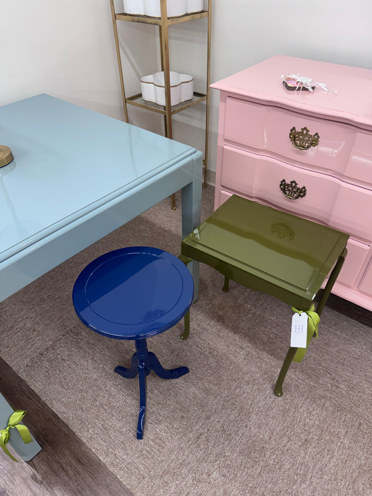 High Gloss Drink Table