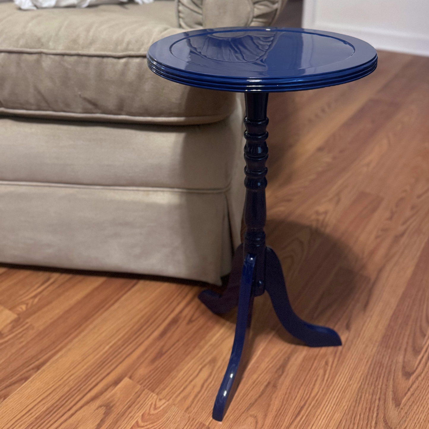 High Gloss Drink Table
